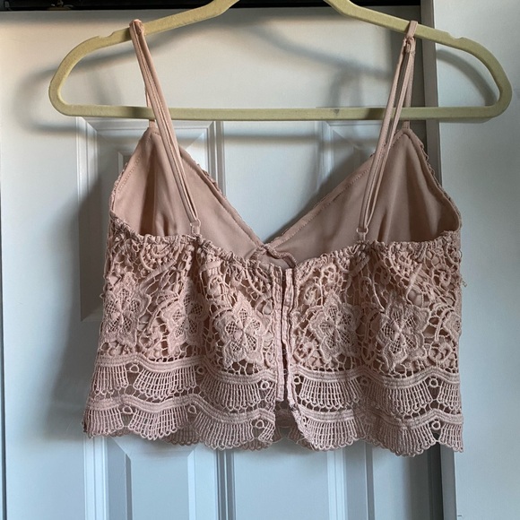 Kendall & Kylie Lace Crop Tank -v neck, scalloped hem, adjustable straps, floral - Picture 3 of 4